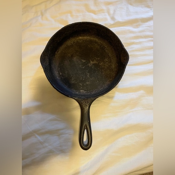 Vintage Wagner Ware 1056 Cast Iron Skillet